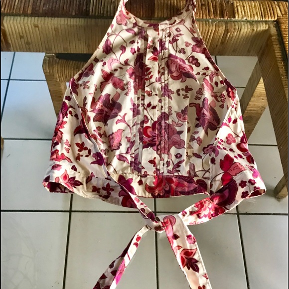 Express Stretch Halter Top & Capri Pants - Picture 3 of 8